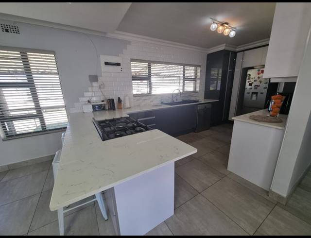 3 BEDROOM HOUSE FOR SALE IN RACEVIEW